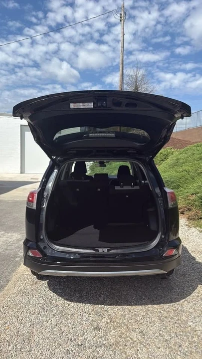 2017 Toyota RAV4 4th Gen - Image 9 of 20