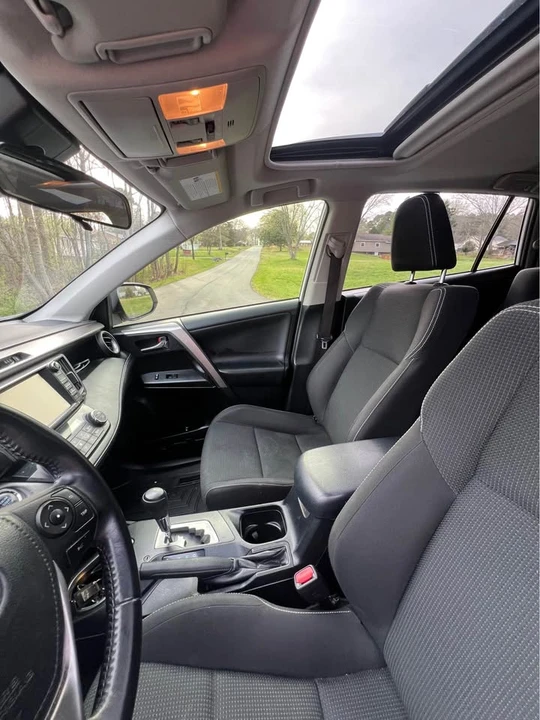 2017 Toyota RAV4 4th Gen - Image 7 of 11