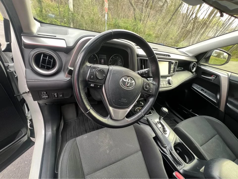 2017 Toyota RAV4 4th Gen - Image 4 of 11