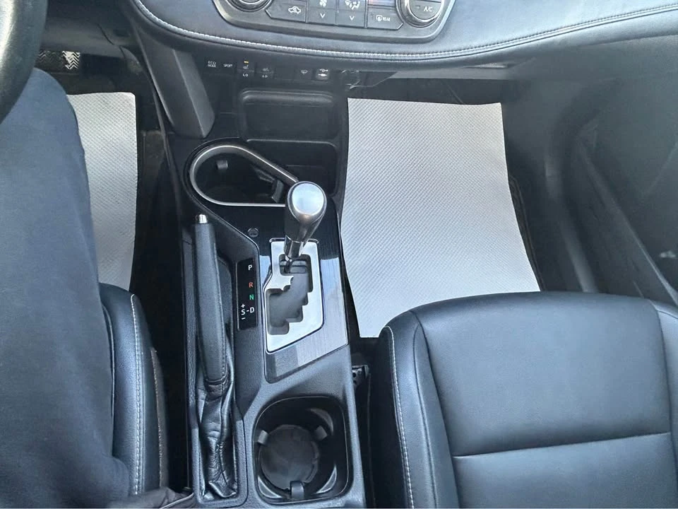 2017 Toyota RAV4 4th Gen - Image 14 of 19