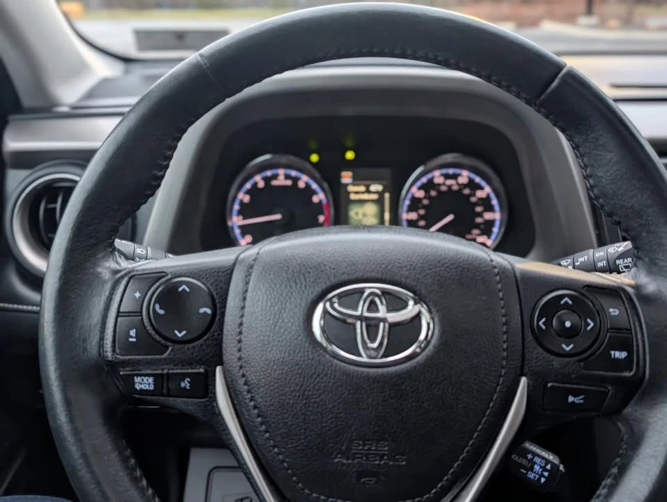 2017 Toyota RAV4 4th Gen - Image 16 of 18