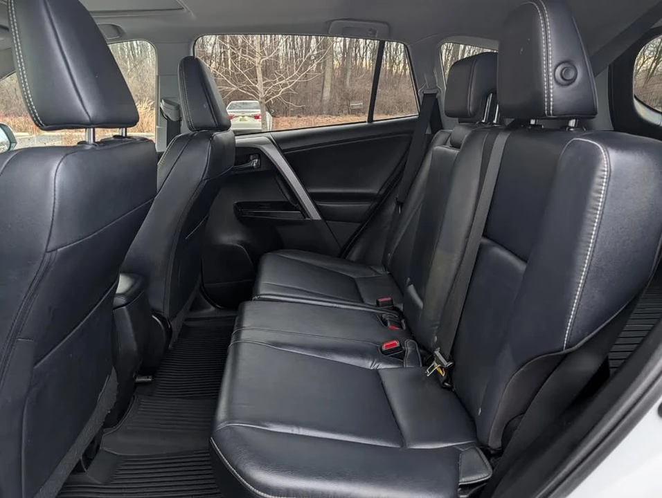 2017 Toyota RAV4 4th Gen - Image 8 of 18