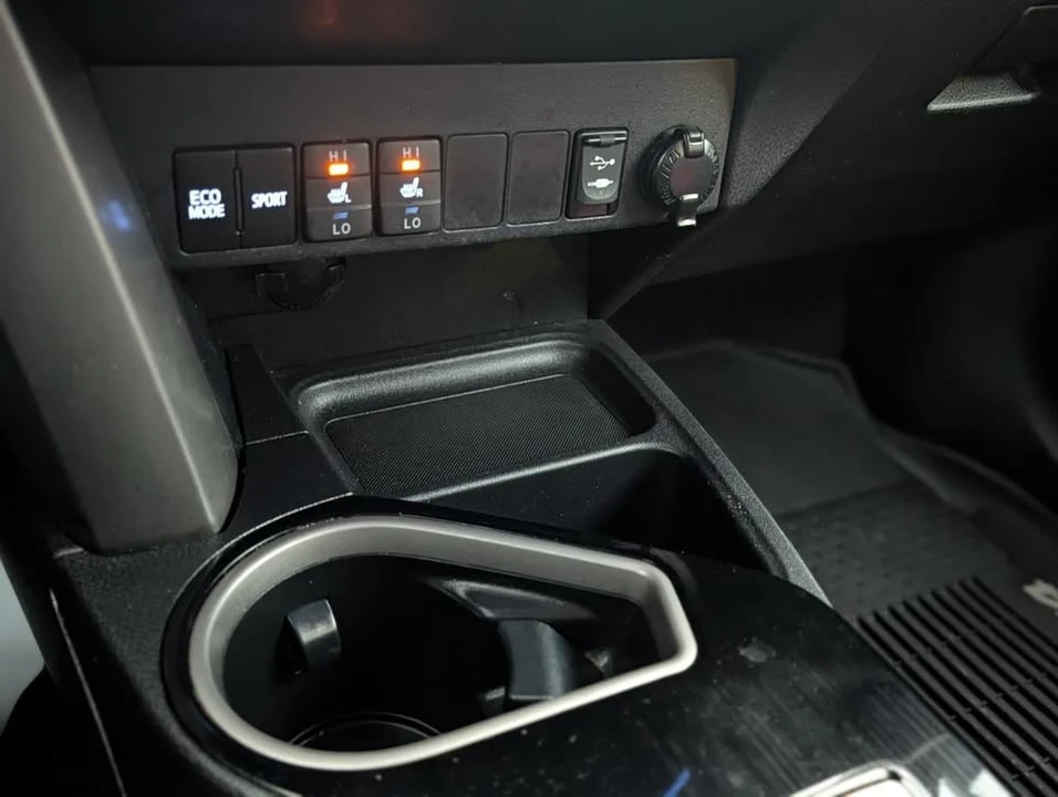2017 Toyota RAV4 4th Gen - Image 18 of 18