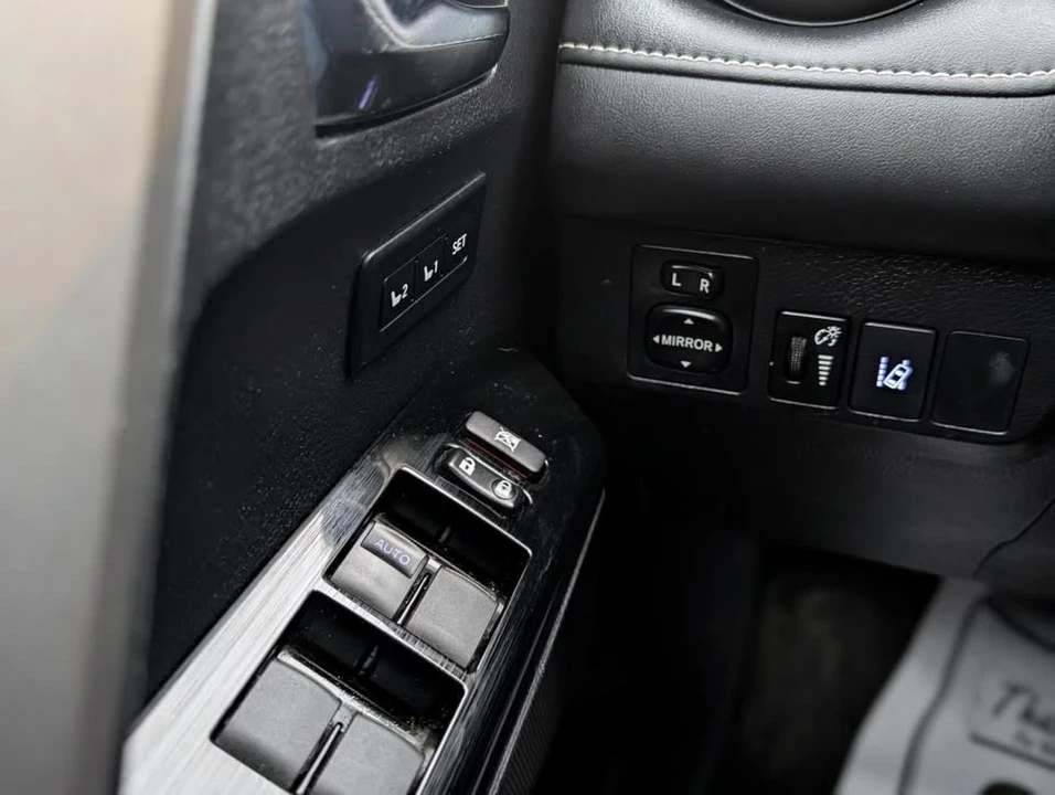 2017 Toyota RAV4 4th Gen - Image 17 of 18