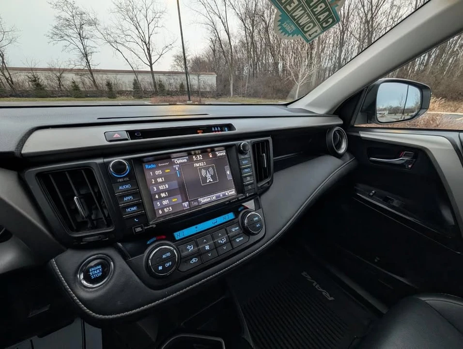 2017 Toyota RAV4 4th Gen - Image 13 of 18