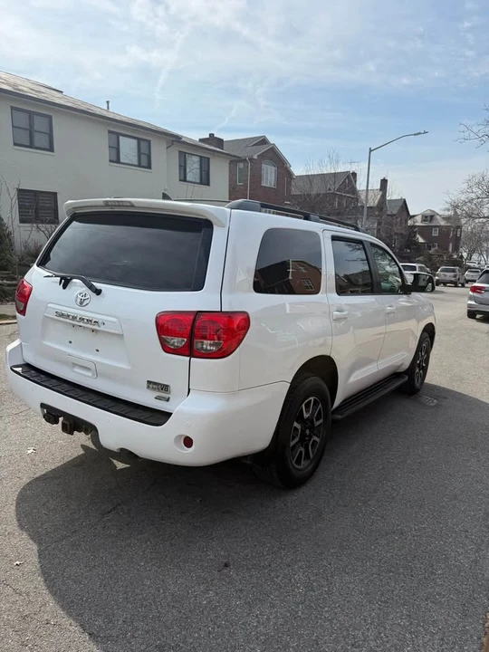 2017 Toyota Sequoia 2nd Gen - Image 3 of 20