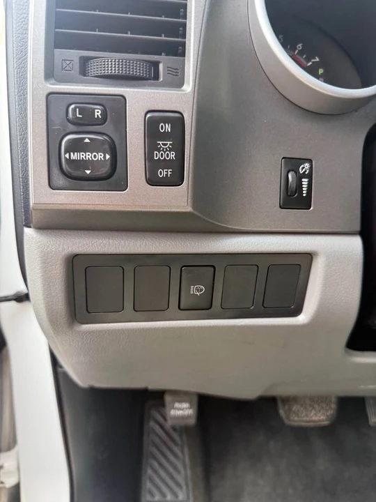 2017 Toyota Sequoia 2nd Gen - Image 10 of 20