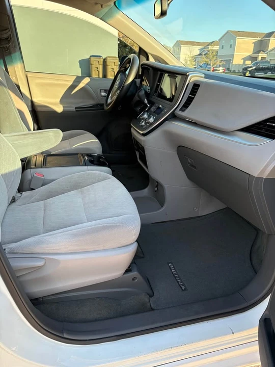 2017 Toyota Sienna 3rd Gen - Image 9 of 17