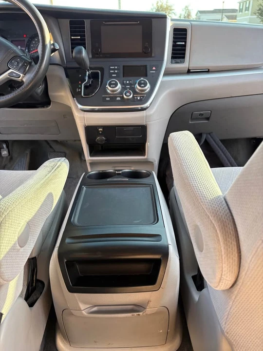 2017 Toyota Sienna 3rd Gen - Image 11 of 17