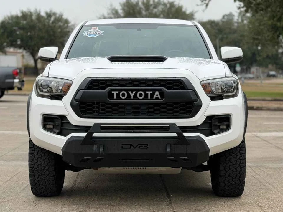 2017 Toyota Tacoma 3rd Gen - Image 2 of 9