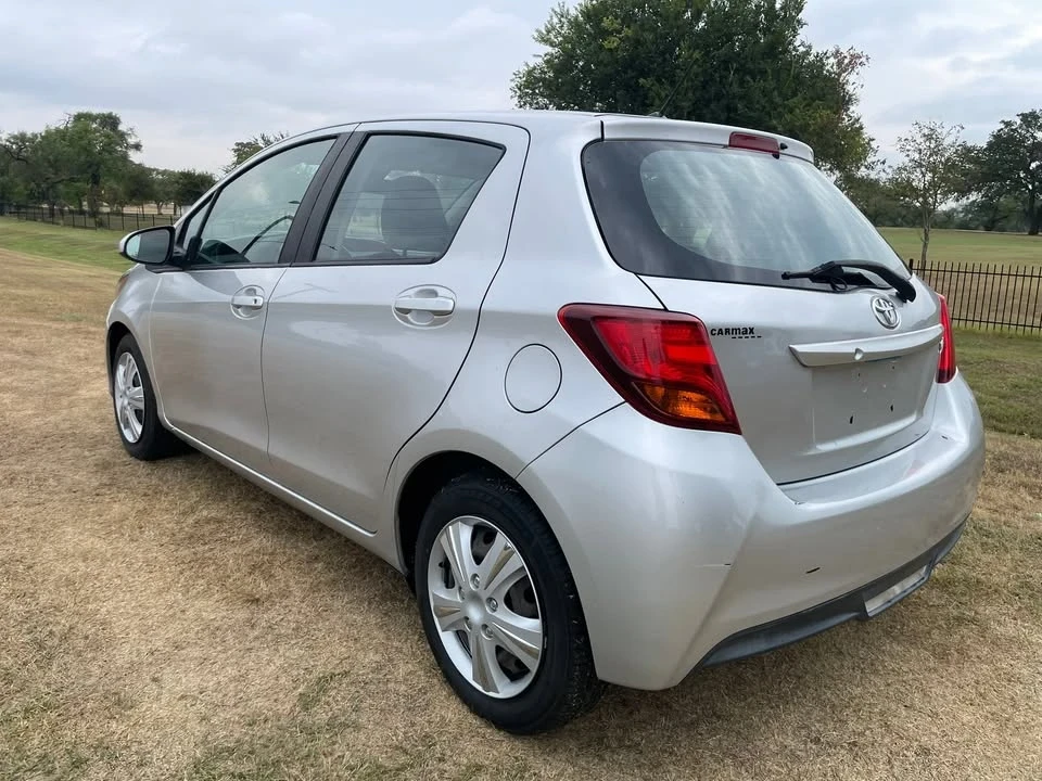 2017 Toyota Yaris - Image 2 of 20