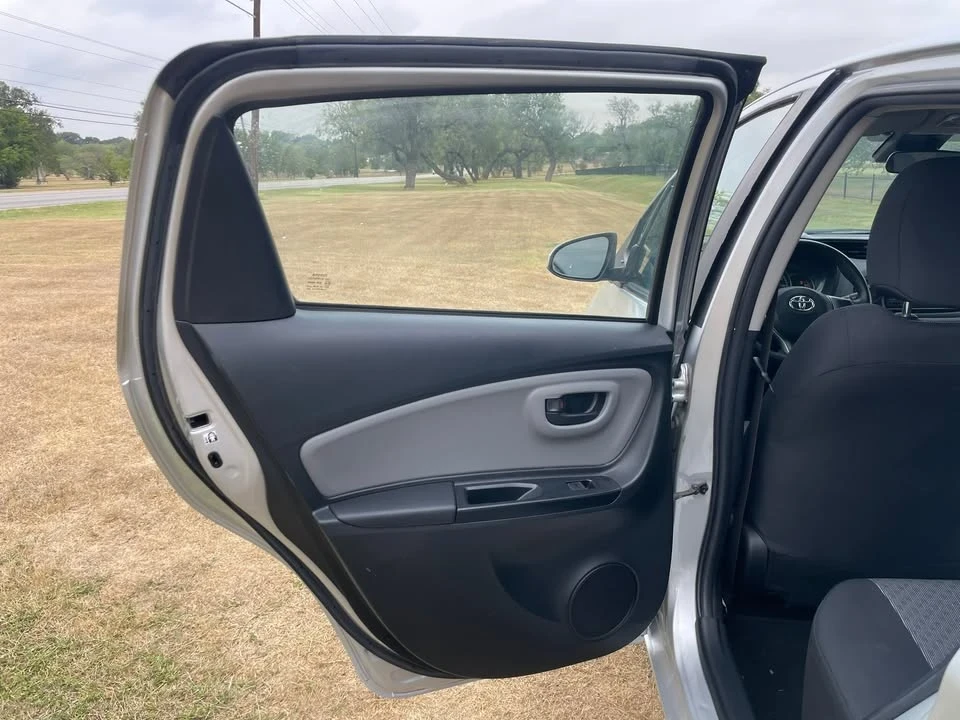 2017 Toyota Yaris - Image 14 of 20