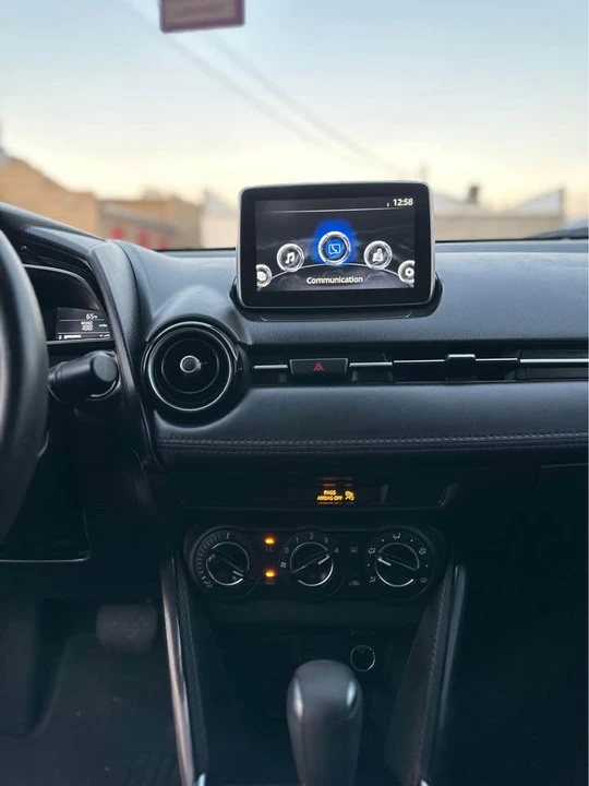 2017 Toyota Yaris - Image 10 of 11