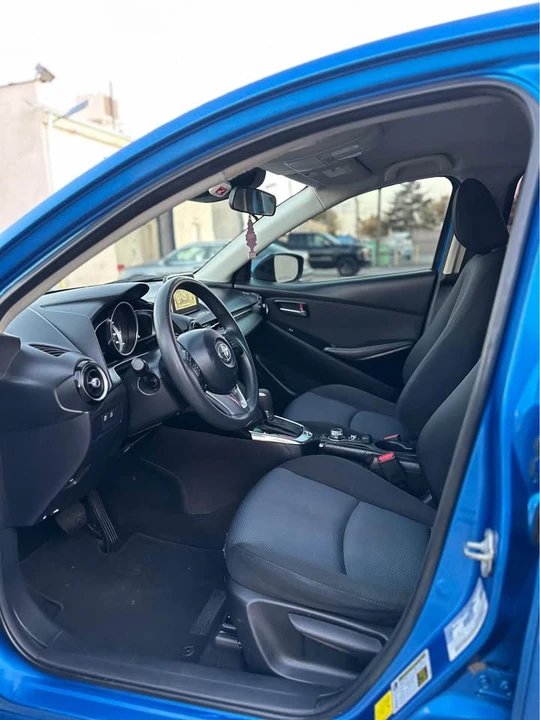 2017 Toyota Yaris - Image 5 of 11