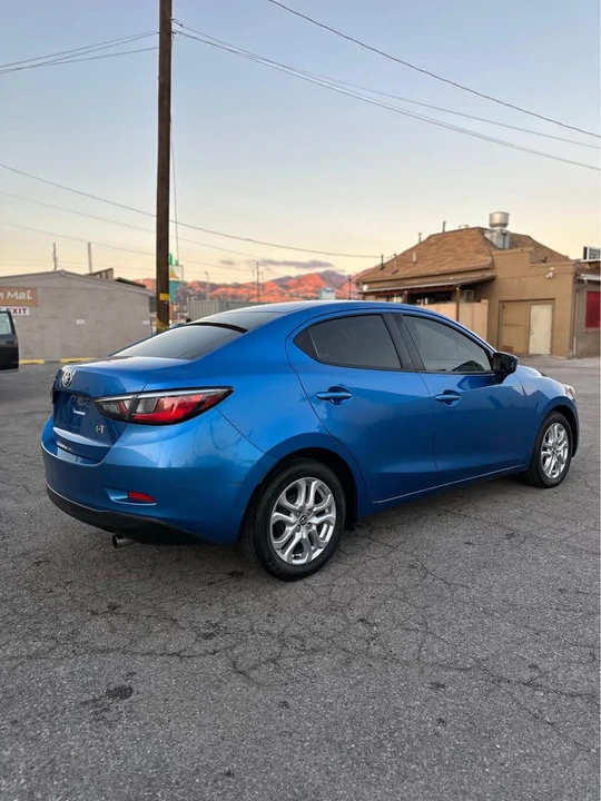 2017 Toyota Yaris - Image 4 of 11