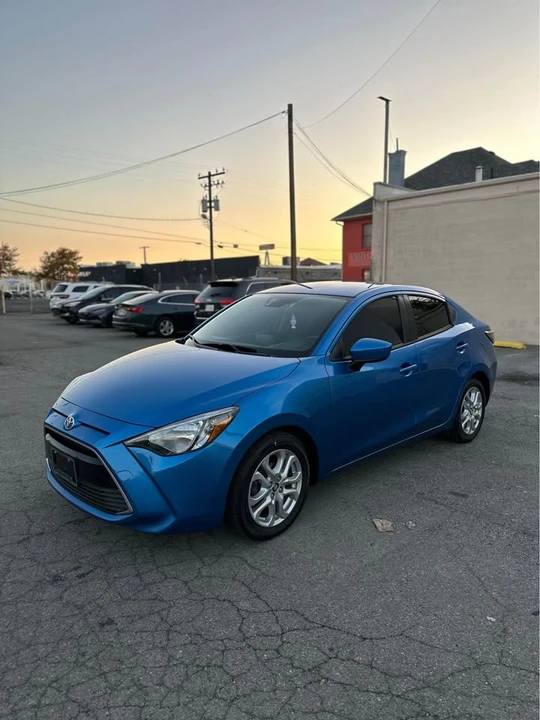 2017 Toyota Yaris - Image 3 of 11
