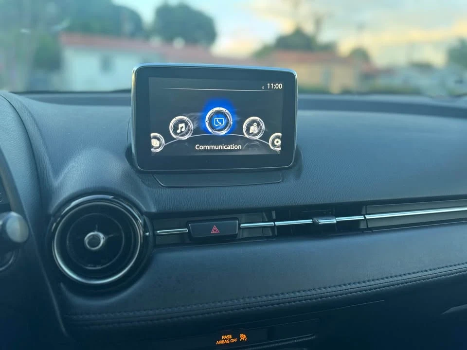 2017 Toyota Yaris - Image 11 of 12