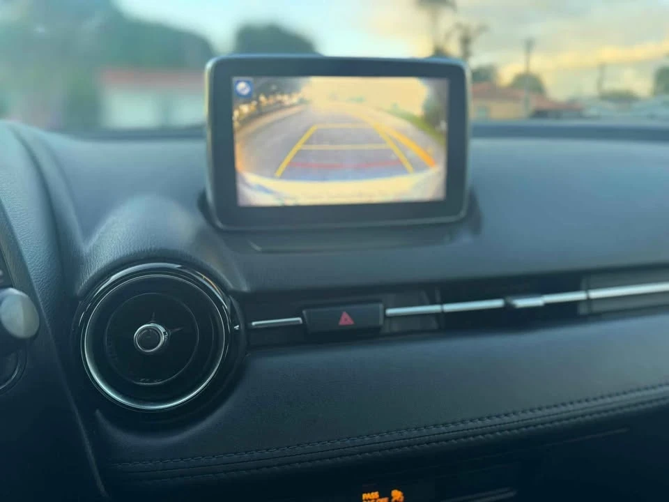 2017 Toyota Yaris - Image 3 of 12