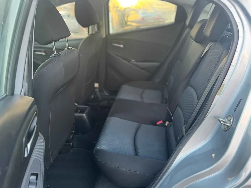 2017 Toyota Yaris - Image 12 of 12