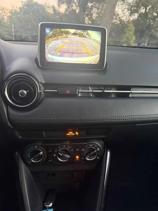 2017 Toyota Yaris - Image 9 of 13