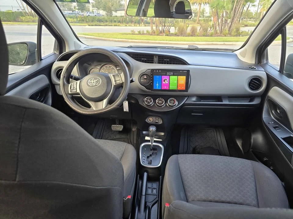 2017 Toyota Yaris - Image 10 of 12
