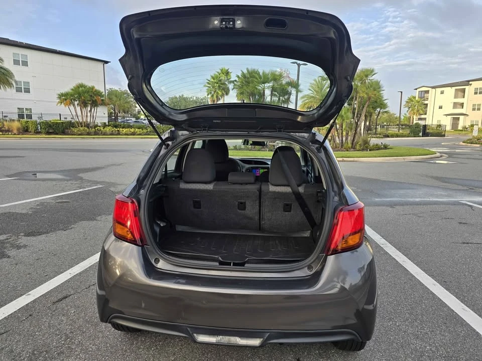 2017 Toyota Yaris - Image 6 of 12