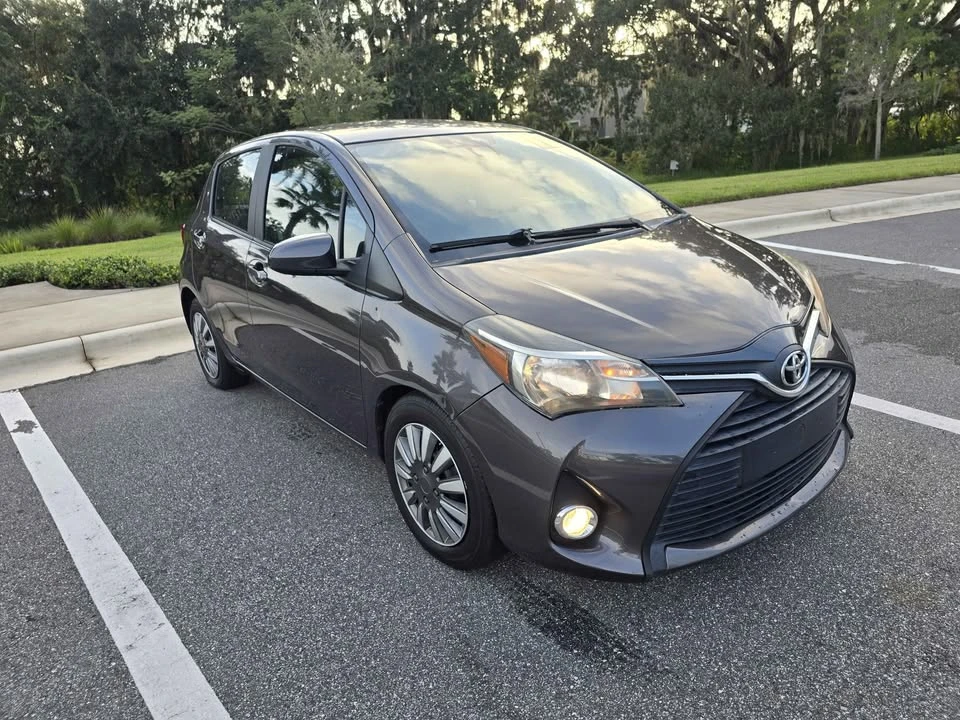 2017 Toyota Yaris - Image 3 of 12