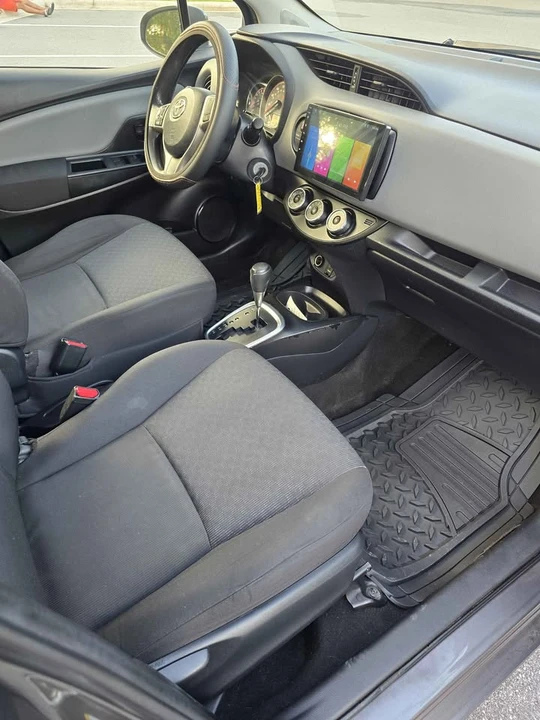 2017 Toyota Yaris - Image 11 of 12