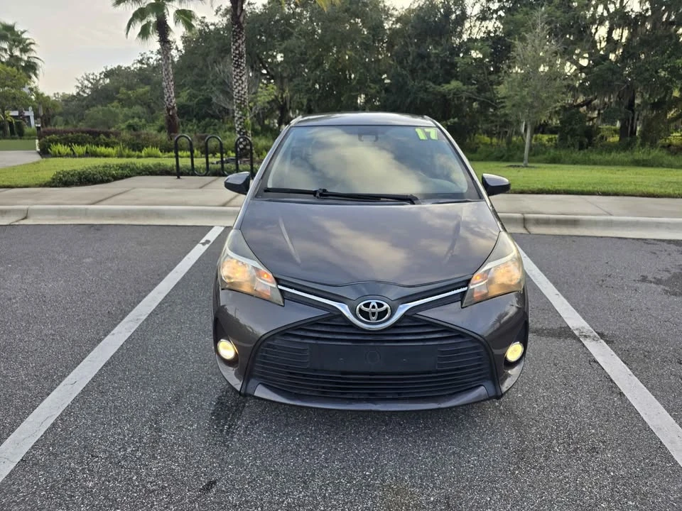 2017 Toyota Yaris - Image 2 of 12