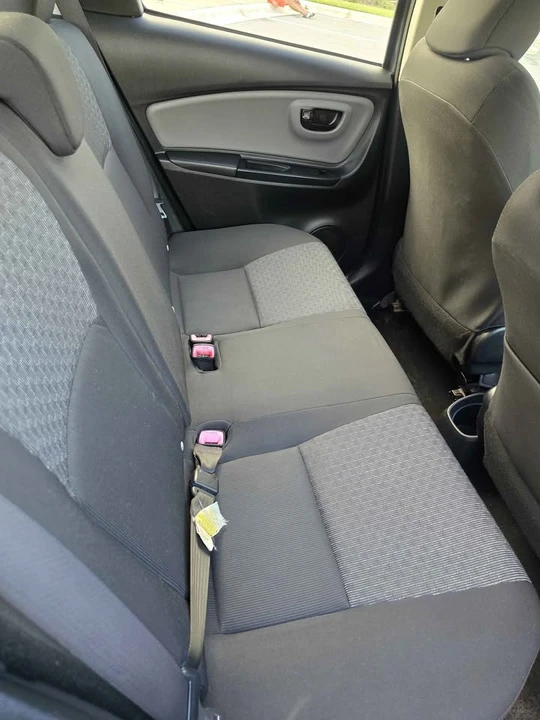 2017 Toyota Yaris - Image 9 of 12