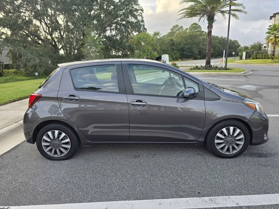 2017 Toyota Yaris - Image 4 of 12