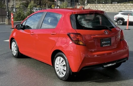 2017 Toyota Yaris - Image 4 of 8