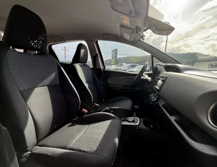 2017 Toyota Yaris - Image 7 of 8
