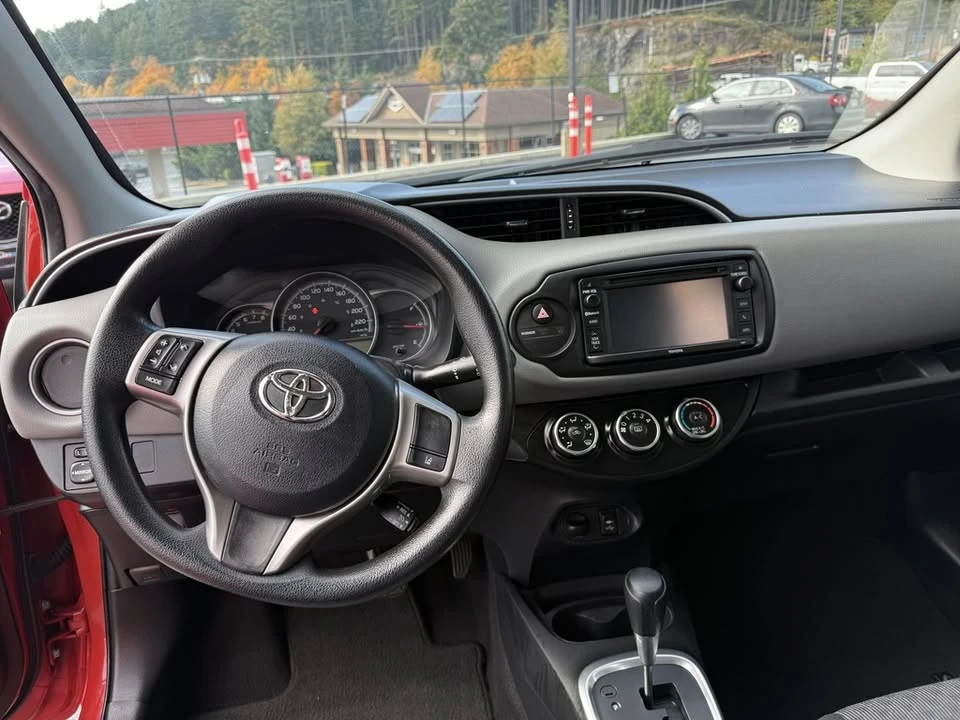 2017 Toyota Yaris - Image 5 of 8