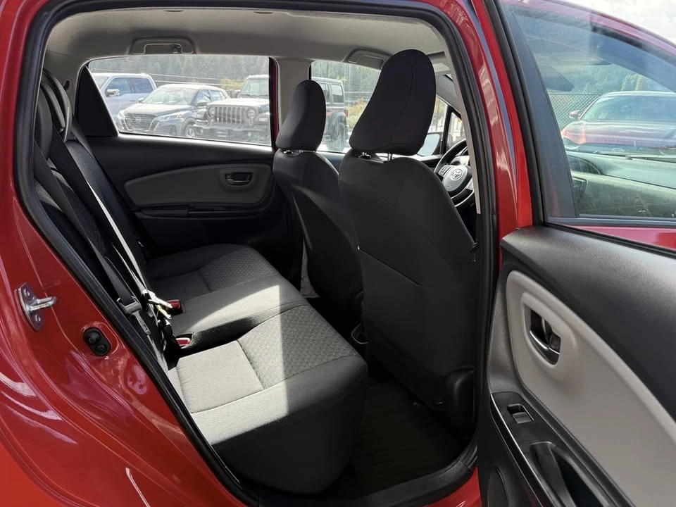 2017 Toyota Yaris - Image 7 of 8