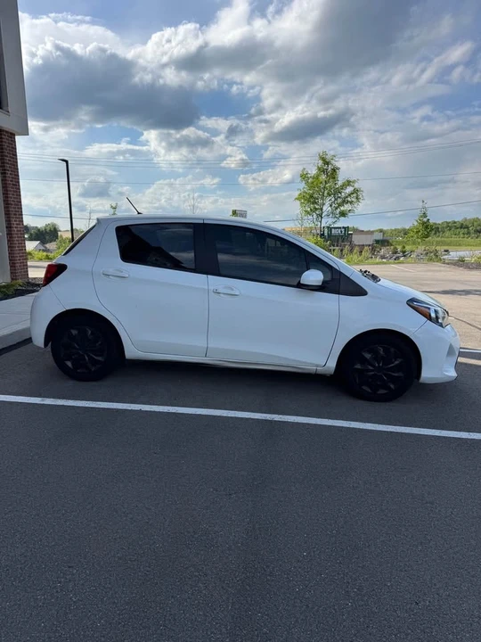 2017 Toyota Yaris - Image 3 of 15
