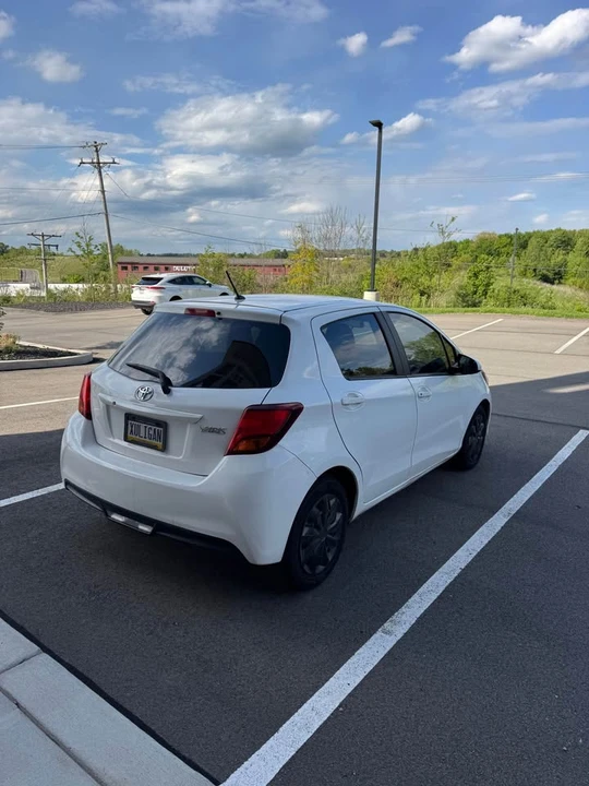 2017 Toyota Yaris - Image 6 of 15