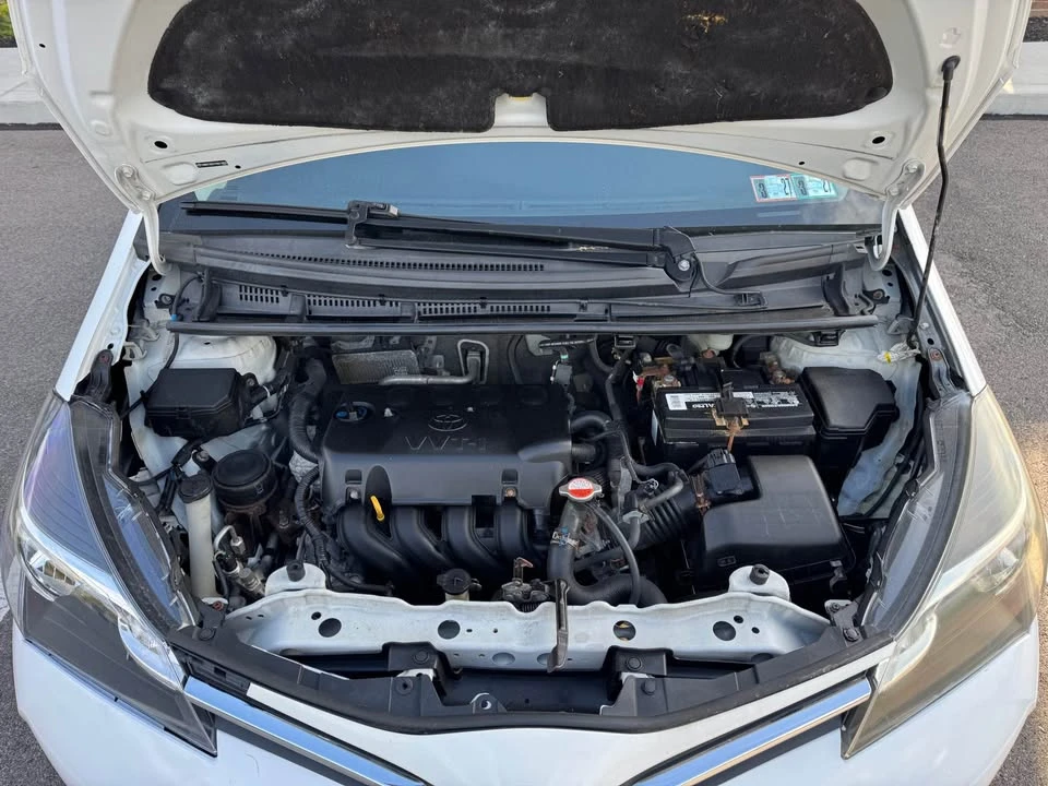 2017 Toyota Yaris - Image 13 of 15