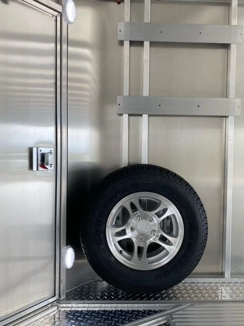 2017 Porsche - Image 23 of 27