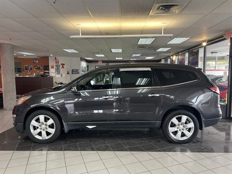 2017 Chevrolet Traverse - Image 2 of 4