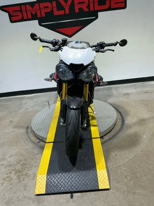 2017 Triumph Speed Triple - Image 3 of 15