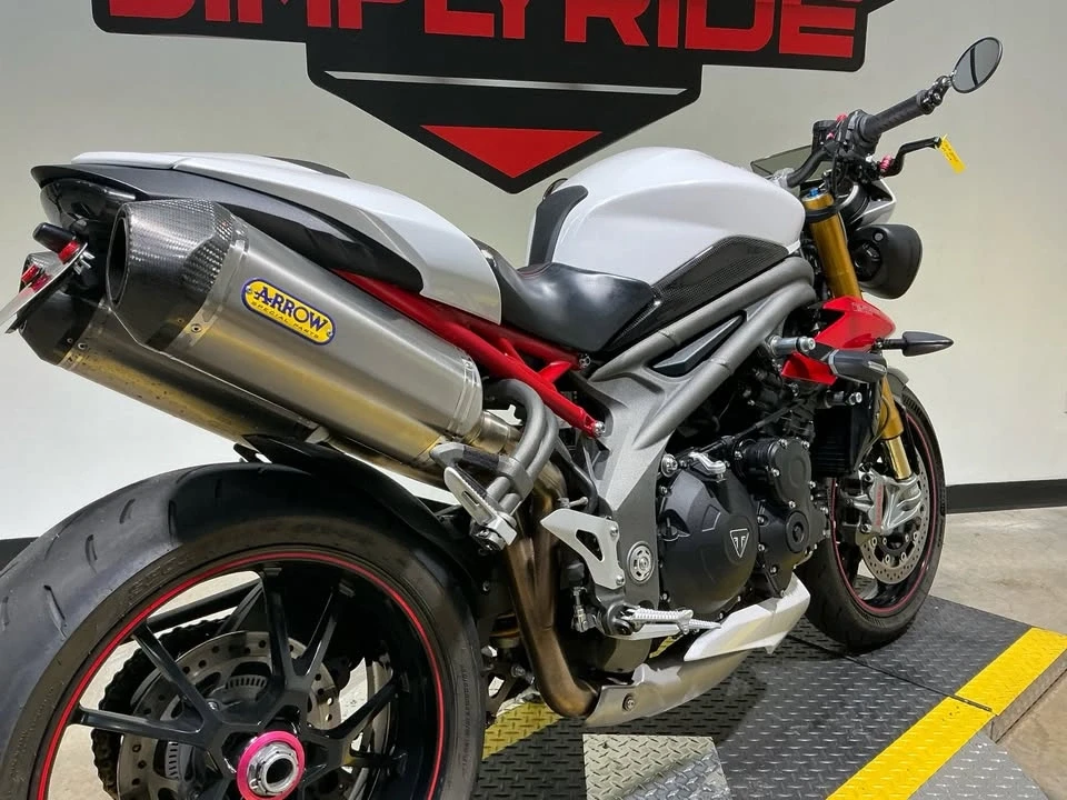 2017 Triumph Speed Triple - Image 11 of 15