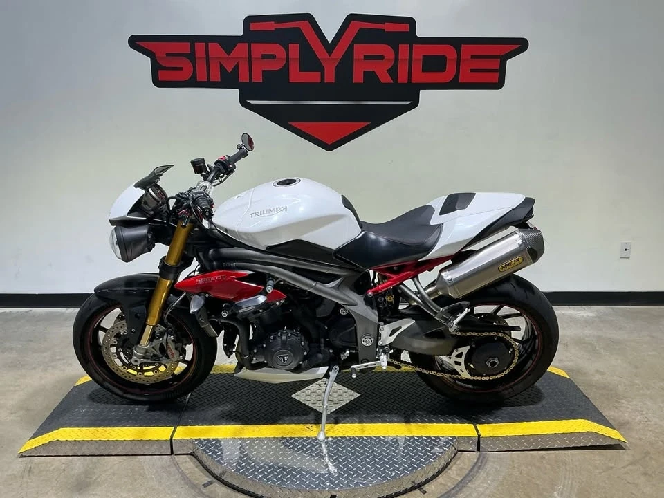 2017 Triumph Speed Triple - Image 5 of 15