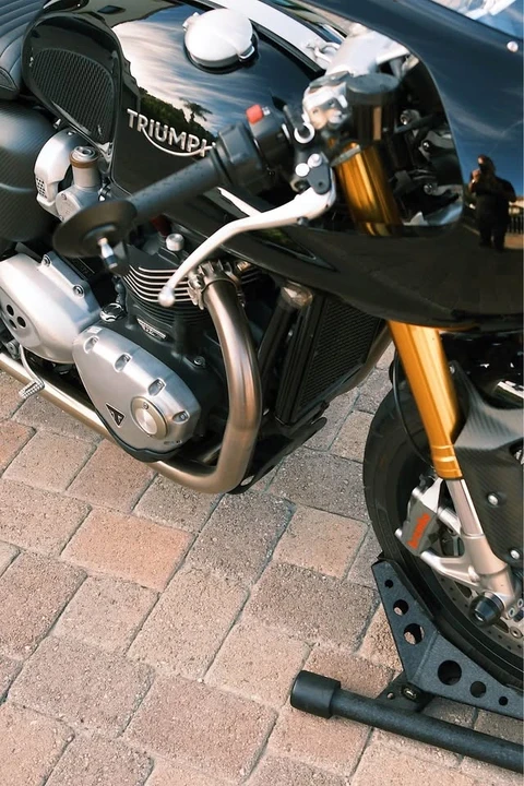 2017 Triumph Thruxton - Image 5 of 9
