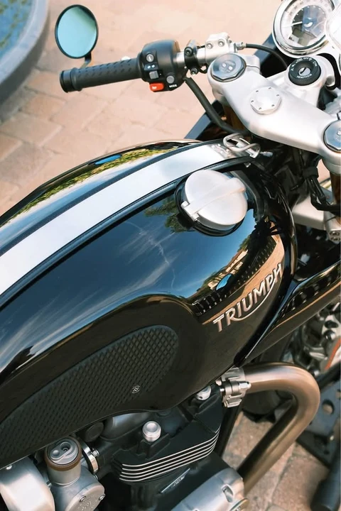 2017 Triumph Thruxton - Image 7 of 9