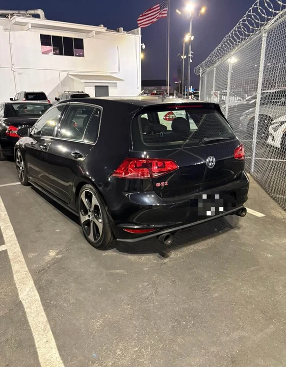 2017 Volkswagen GTI Mk7 - Image 2 of 4