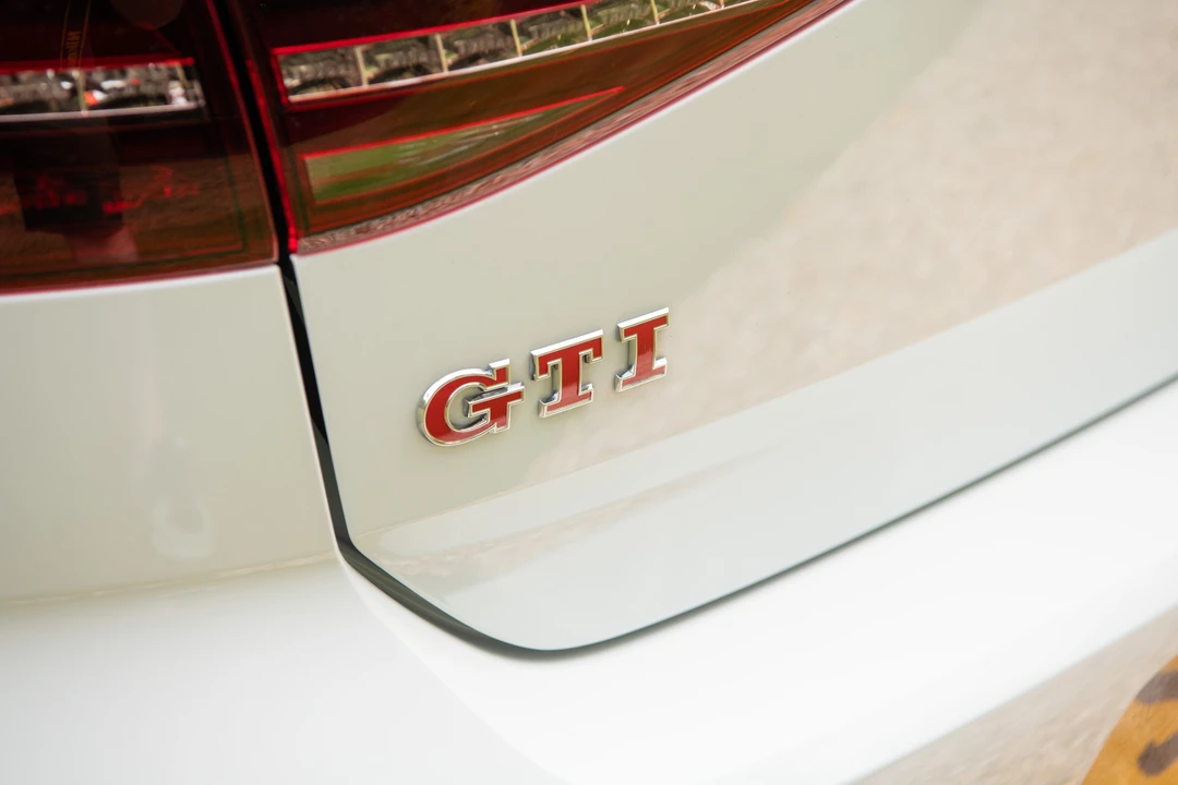 2017 Volkswagen GTI Mk7 - Image 25 of 31