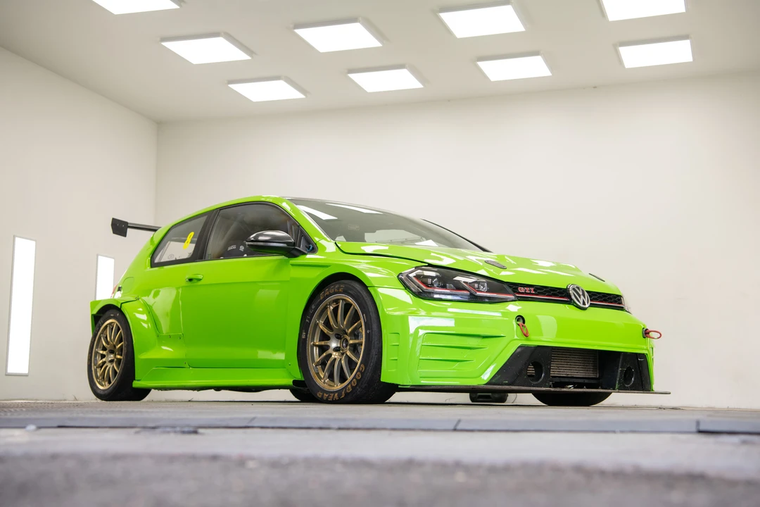 2017 Volkswagen GTI Mk7 - Image 2 of 31