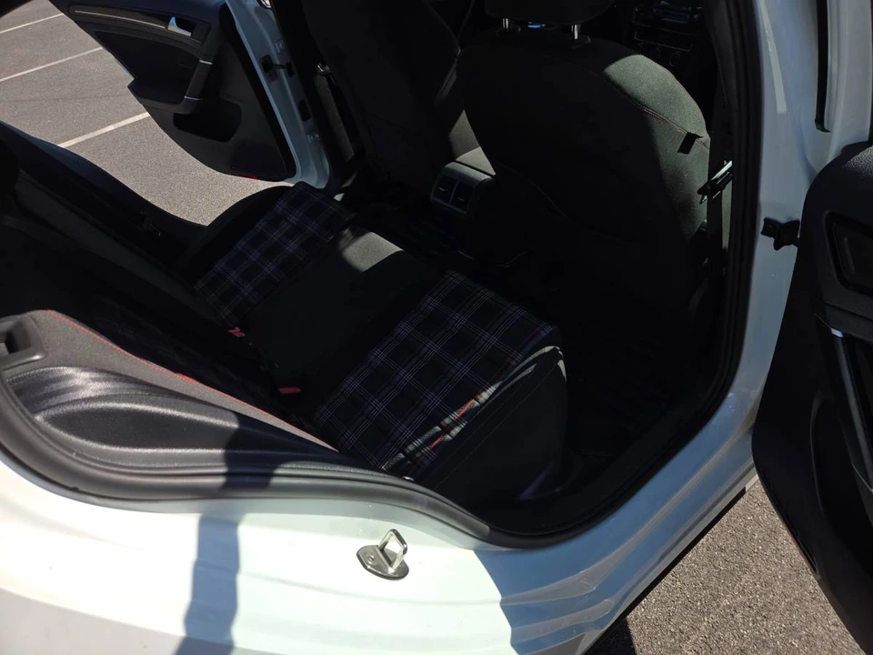2017 Volkswagen GTI Mk7 - Image 11 of 15
