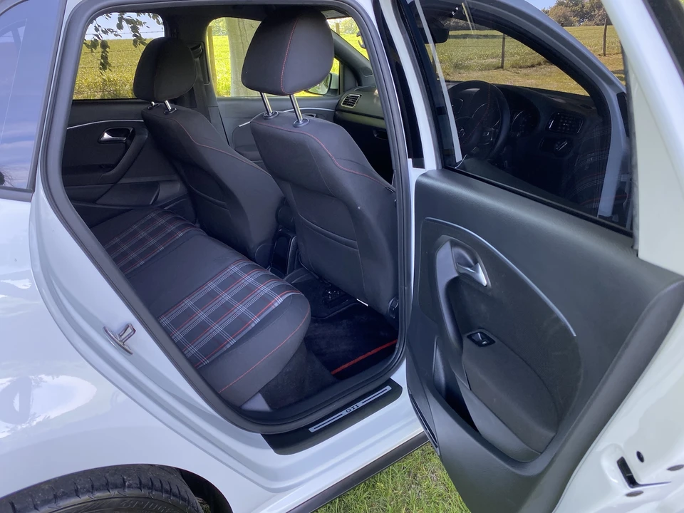 2017 Volkswagen Polo - Image 11 of 31